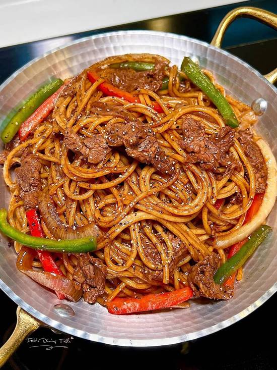 Stir fried Beef with Spaghetti in black pepper sauce黑椒牛柳炒意粉